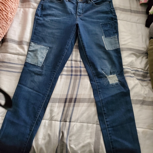 Gently used jeans BCBGMAXAZRIA 👖and 3 more 4all - Picture 6 of 12